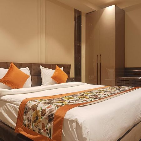 Hotel Cullinan By Qotel Janakpuri Дели Экстерьер фото