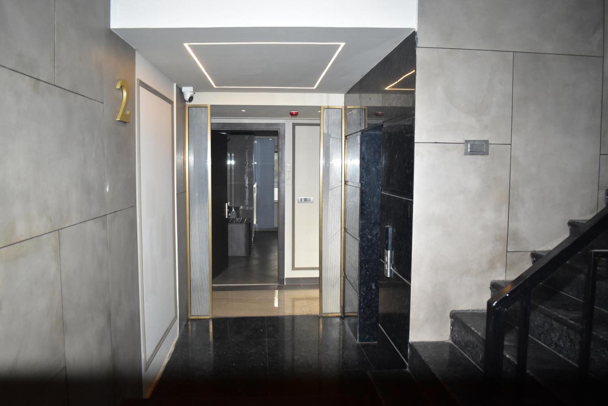 Hotel Cullinan By Qotel Janakpuri Дели Экстерьер фото